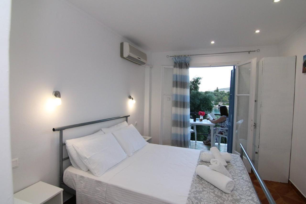 Sea Breeze Apartment ปาเลโอกัสไตรซา ภายนอก รูปภาพ
