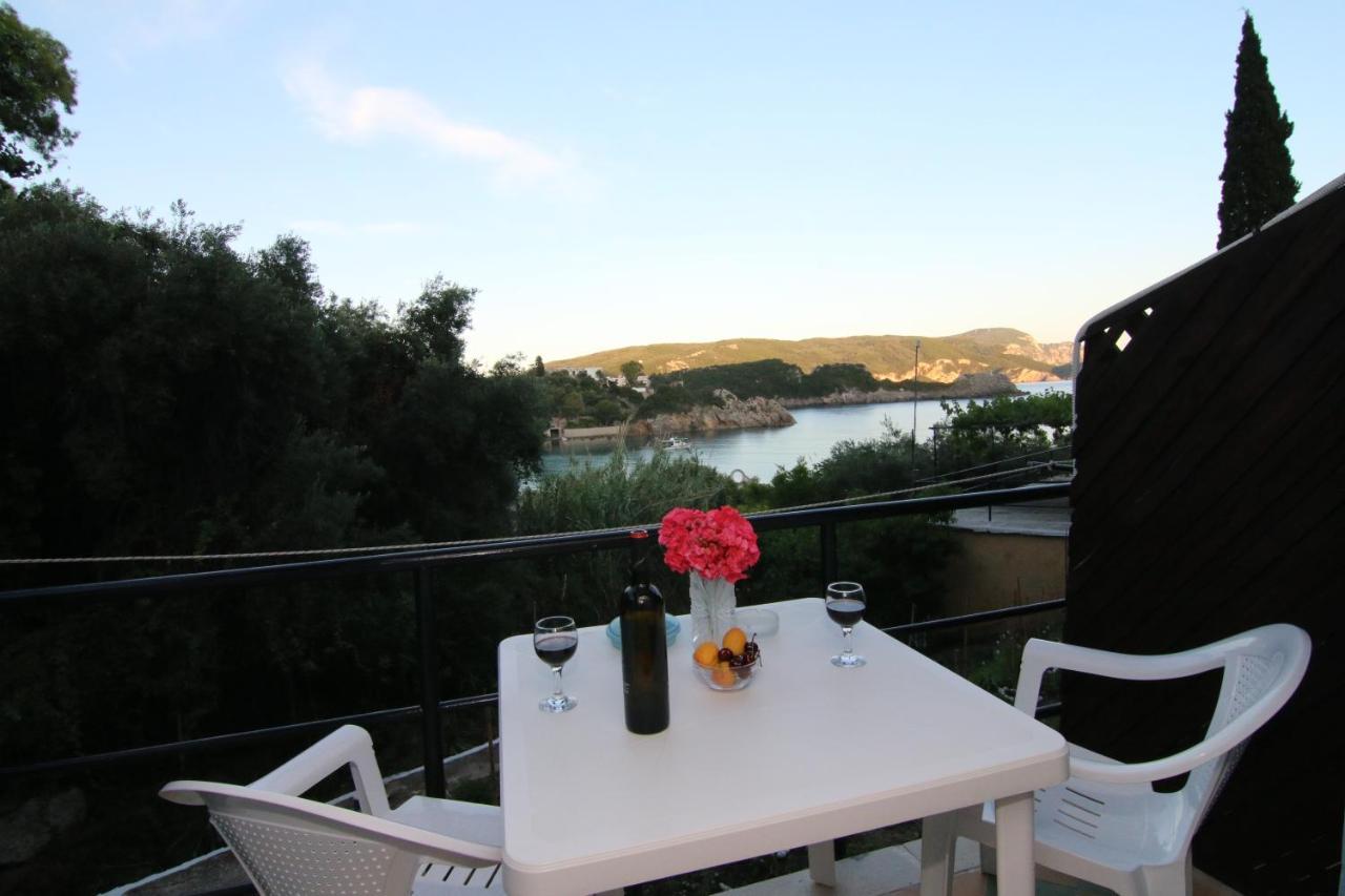 Sea Breeze Apartment ปาเลโอกัสไตรซา ภายนอก รูปภาพ