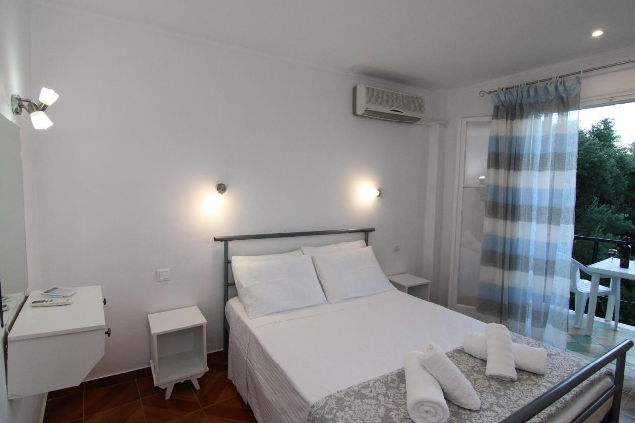 Sea Breeze Apartment ปาเลโอกัสไตรซา ภายนอก รูปภาพ